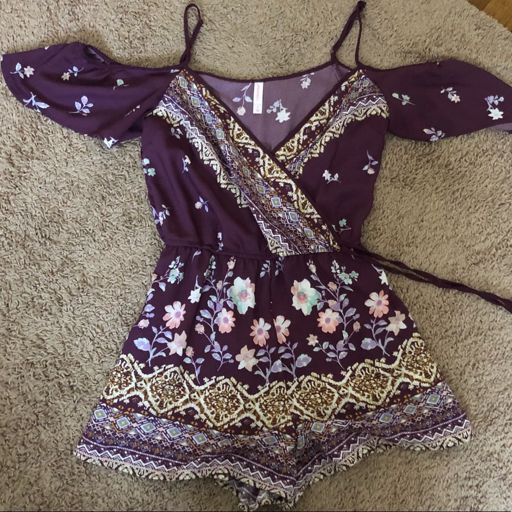 Romper - Picture 3 of 4